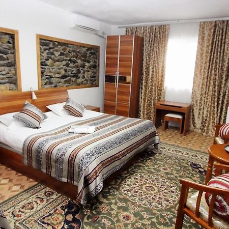 Lal Hotel Khorog Exterior photo